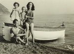 famiglia (Riva Trigoso, agosto 1949)
[ 138 KB ]